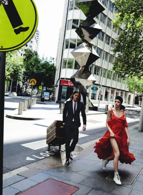 Urban Outback: Стелла Лучия и Ник Смит в фотосессии Марио тестино для Vogue Australia April 2016. 04