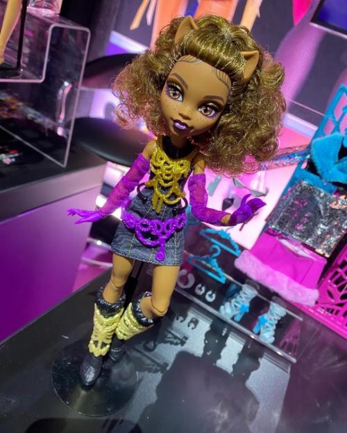 В интернет недавно всплыли фотографии новых монстряшек с выставки Toyfair в Нью-йорке. 03