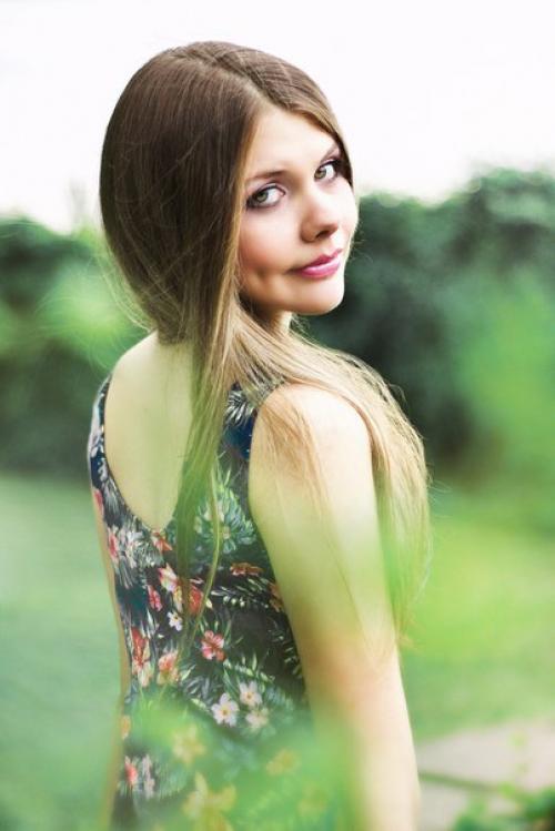 Милые девушки?  Мы приглашаем вас на весеннюю фотосессию, которая будет проходить в парке Феофания с месяца апрель? 03