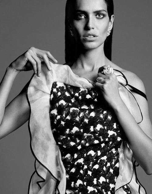 Amanda Wellsh в модной фотосессии. 05