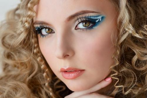 Нужны модели для пополнения портфолио, за оплату аренды студии и расходников визажисту. 05