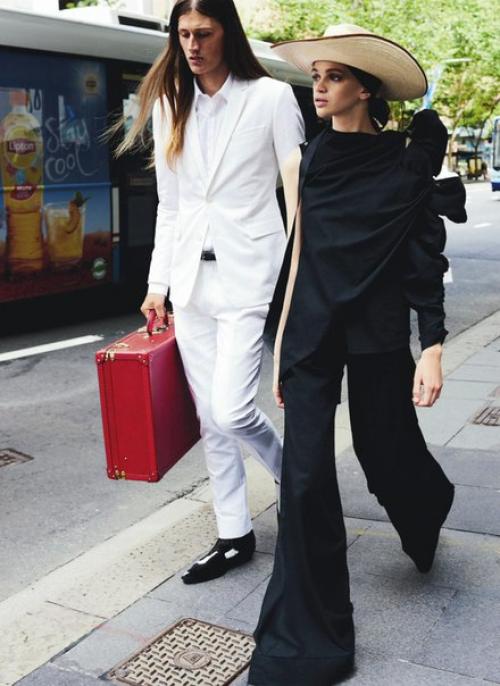 Urban Outback: Стелла Лучия и Ник Смит в фотосессии Марио тестино для Vogue Australia April 2016. 03