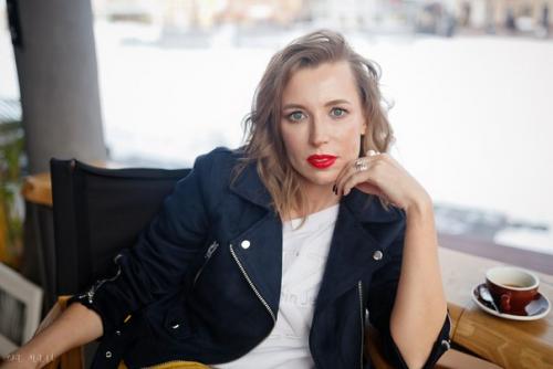 Самый лучший комплимент моей работе звучит примерно так: а я думала, девушка всегда так выглядела. 03