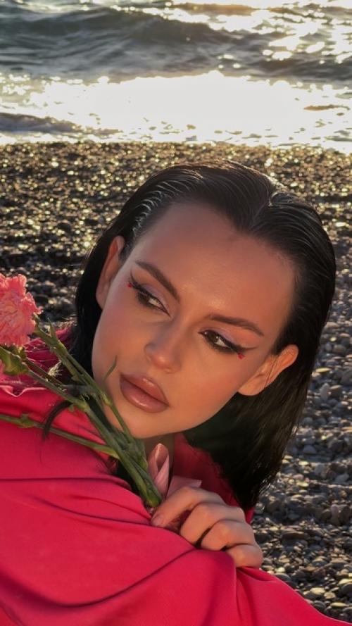 Визажист - это не только про красивый макияж. 01