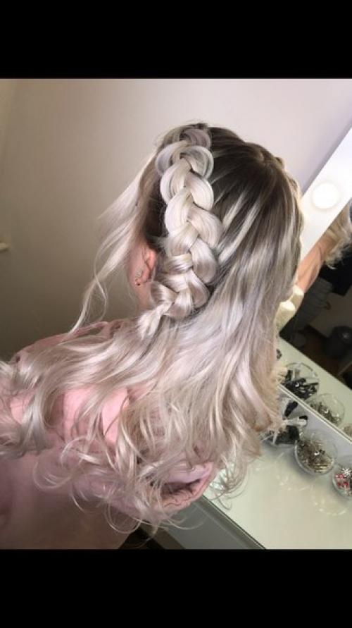 Красавицы?  Модели. Прически от 500? 08