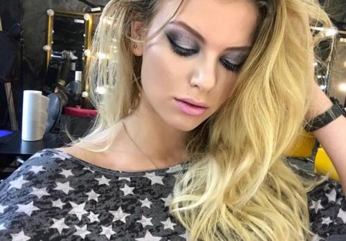 Милые девушки?  Нужны модели на: 01