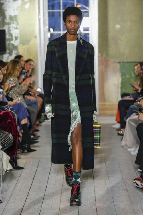 Мы выбираем женское пальто на весну 2018: обзор модных тенденций. 03 Мы выбираем женское пальто на весну 2018: обзор модных тенденций. 03