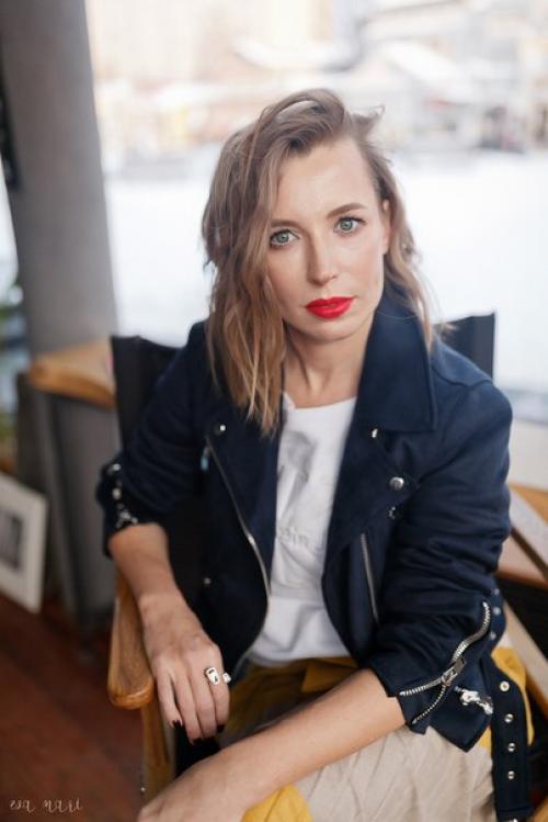 Самый лучший комплимент моей работе звучит примерно так: а я думала, девушка всегда так выглядела. 01