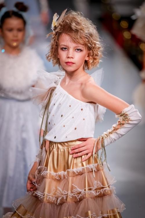 ЕВА на Estet Fashion Week сезон весна 2024. 07