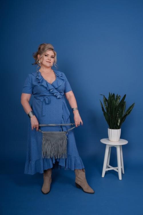 Татьяна решила сделать себе на день рождения подарок - красивые фото. 05