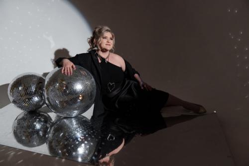 Татьяна решила сделать себе на день рождения подарок - красивые фото. 07