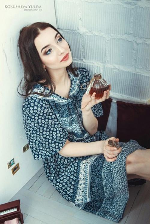 Девушки - красавицы!  Выпускные уже близко, пора задуматься о поиске стилиста на этот важный для вас день. 01