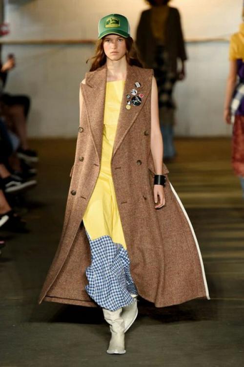 Мы выбираем женское пальто на весну 2018: обзор модных тенденций. 05 Мы выбираем женское пальто на весну 2018: обзор модных тенденций. 05