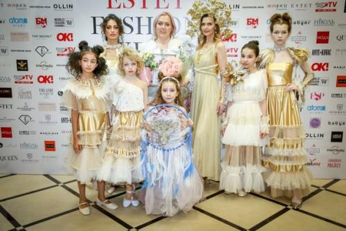 ЕВА на Estet Fashion Week сезон весна 2024. 09