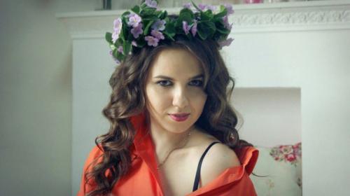 Милые девушки!  В честь открытия новой студии Sisters Room? 01