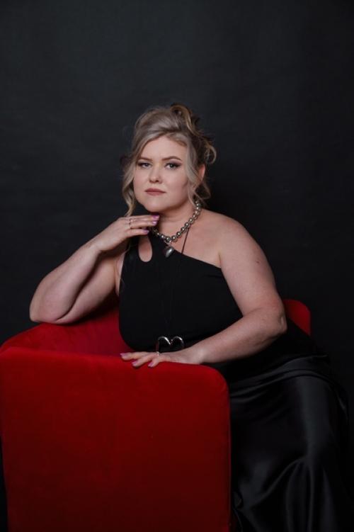 Татьяна решила сделать себе на день рождения подарок - красивые фото. 03