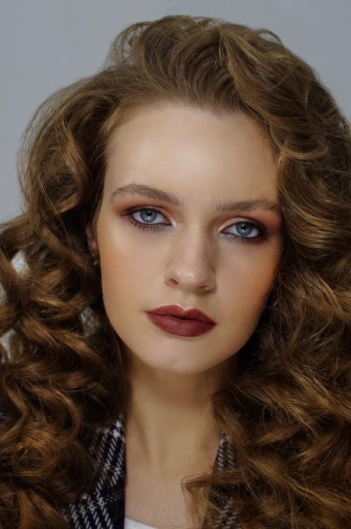 Мы ищем моделей на бесплатный макияж и прическу! 01