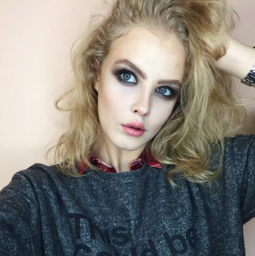 Дорогие девушки?  Настала пора когда на улице так солнечно и тепло, что хочется преобразиться подобно весне? 02