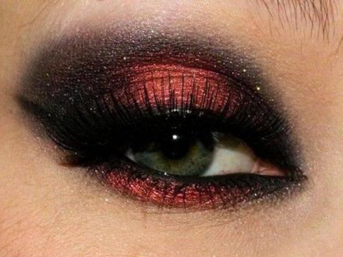 В просторном зале столпились люди. 04 В просторном зале столпились люди. 04