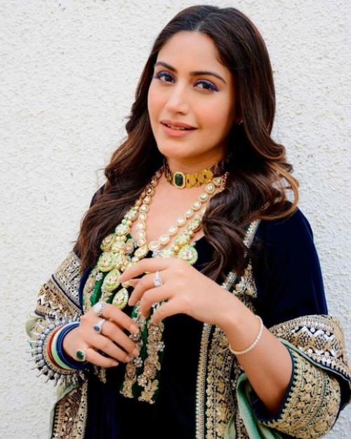 Eid Special: праздничные наряды сурбхи чандна и сурбхи джиоти - это цель. 01 Eid Special: праздничные наряды сурбхи чандна и сурбхи джиоти - это цель. 01