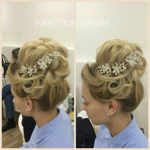 Причёска на выпускной для девушек немаловажную роль играет. 01