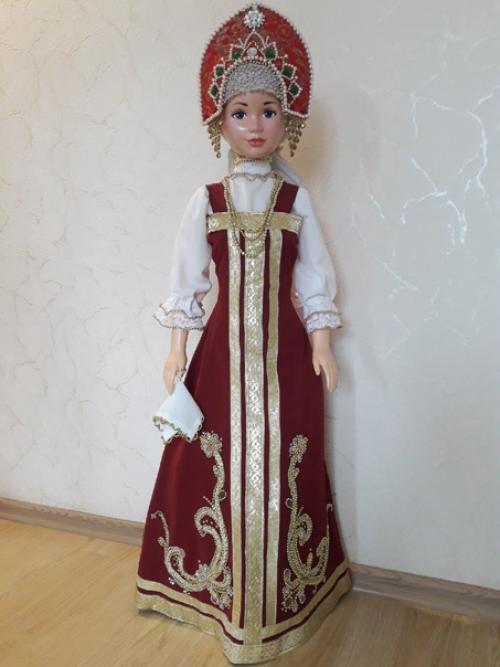 Так выглядит полностью оформленный русский народный костюм. 03