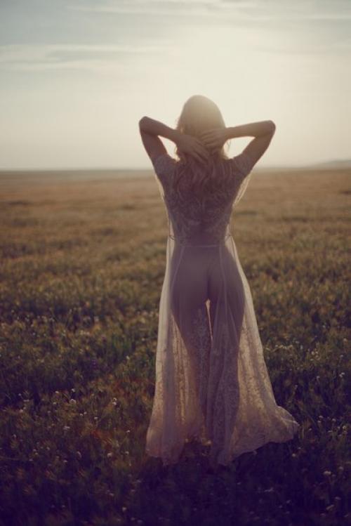 Field of Dreams: фотосессия Кимберли Гордон для Fashion Gone Rogue 2016. 03