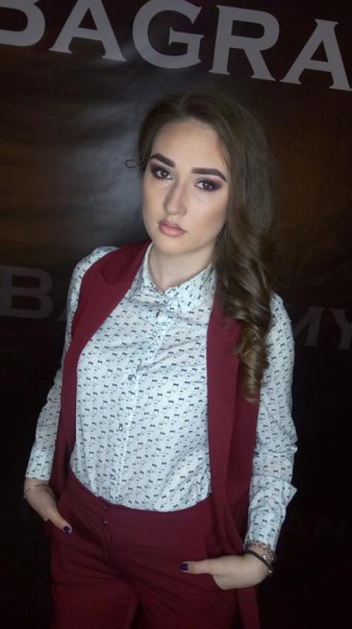 Дорогие девушки!  Предлагаю услуги вазажиста и свадебной стилистики! 02