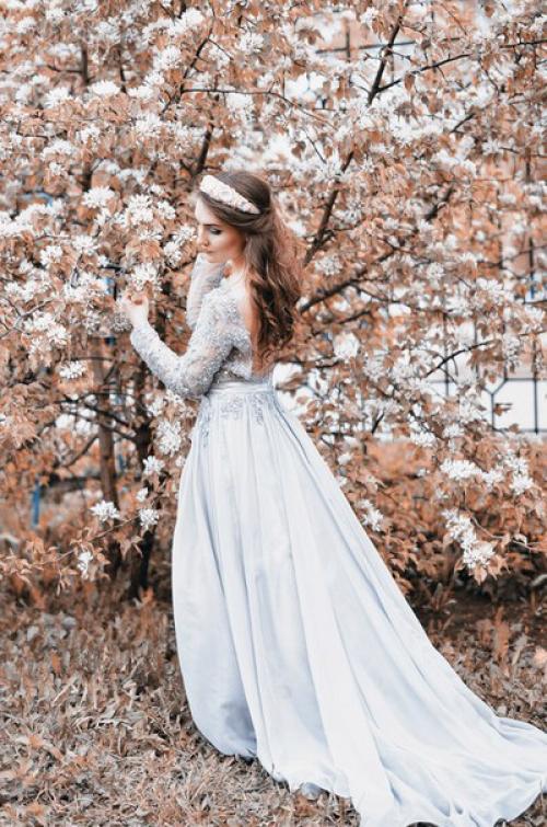 Полным ходом идут съемки с цветущей яблоней? 03