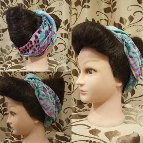 Причёски 40-х годов носили романтичный характер: в них было много женственных локонов, проборов и начёсов. 05