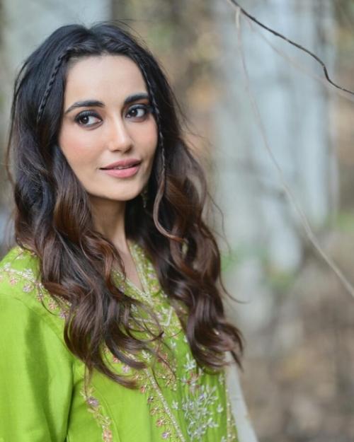 Eid Special: праздничные наряды сурбхи чандна и сурбхи джиоти - это цель. 05 Eid Special: праздничные наряды сурбхи чандна и сурбхи джиоти - это цель. 05