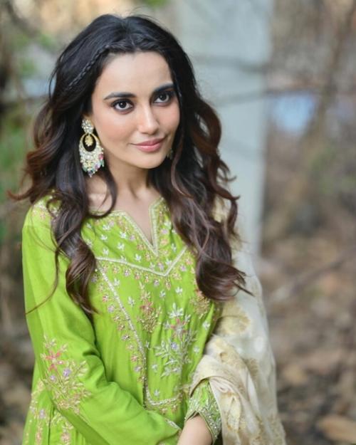 Eid Special: праздничные наряды сурбхи чандна и сурбхи джиоти - это цель. 02 Eid Special: праздничные наряды сурбхи чандна и сурбхи джиоти - это цель. 02