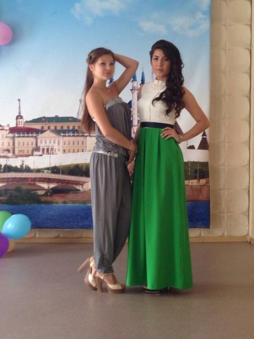 Продам платье.  Покупала на выпускной в прошлом году, одевала один раз. 01