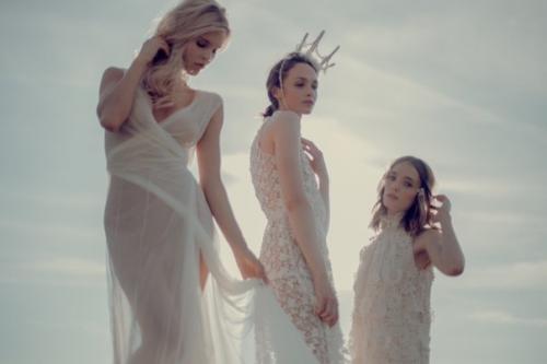 Field of Dreams: фотосессия Кимберли Гордон для Fashion Gone Rogue 2016. 06