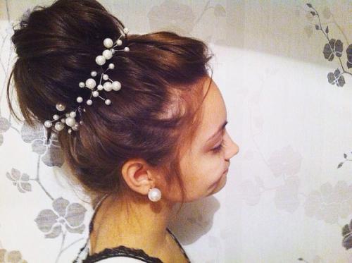 Дорогие выпускницы!  Запись на прическу идет? 06