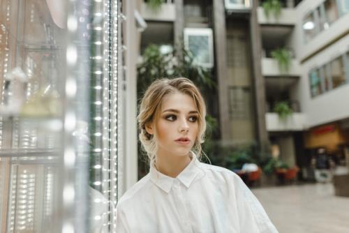 Почти год прошел с момента этой съёмки, а мягкие коричневые Смоки до сих пор актуальны. 09