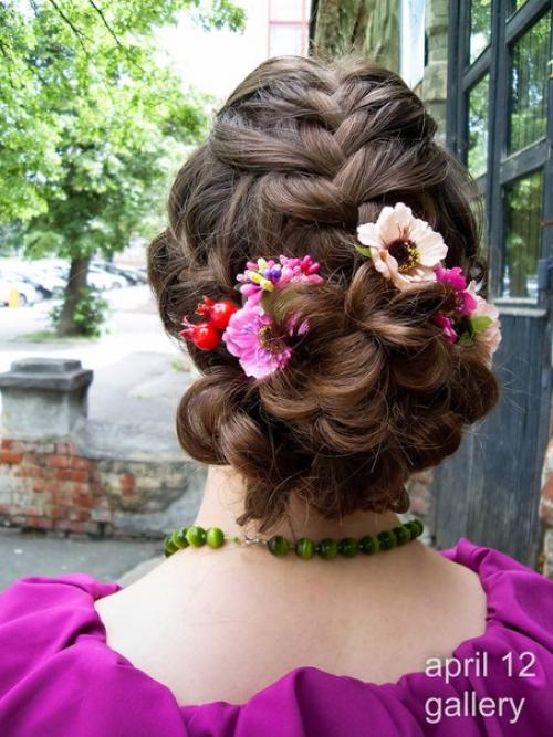 Нужны модели для фотосессии с готовым образом (прическа, макияж и фото), чтобы набрать портфолио. 02