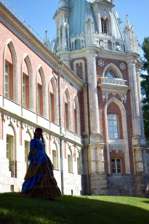 Знатная получилась фотосессия и царская мы с моей сногсшибательной моделью Екатериной создали роскошный образ придворной дамы. 05