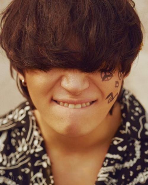 Bigbang примерили образ хиппи для Vogue Korea. 04