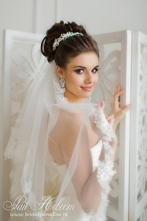 Добрый день!  Срочно ищу мастера по свадебным прическам и макияжу! 02
