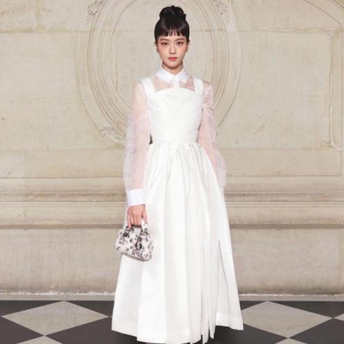 230624: какой стиль джису среди шоу Dior вам больше всего нравится? 04
