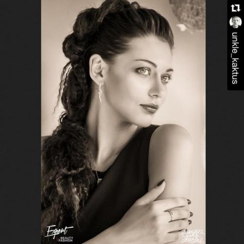 Дорогие выпускницы?  Мастера салона красоты Expert готовы сделать ваш образ незабываемым? 02