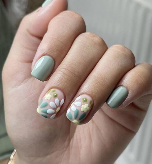 Маникюр с цветами: 10 элегантных идей сезона 2024. 04