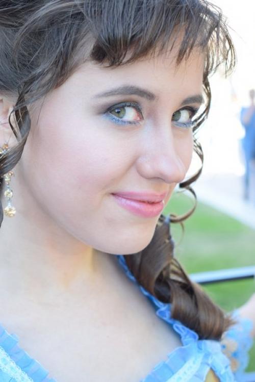 Знатная получилась фотосессия и царская мы с моей сногсшибательной моделью Екатериной создали роскошный образ придворной дамы. 04