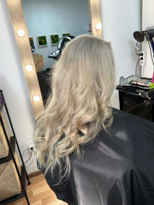 Вы знали, кем была первая блондинка? 01