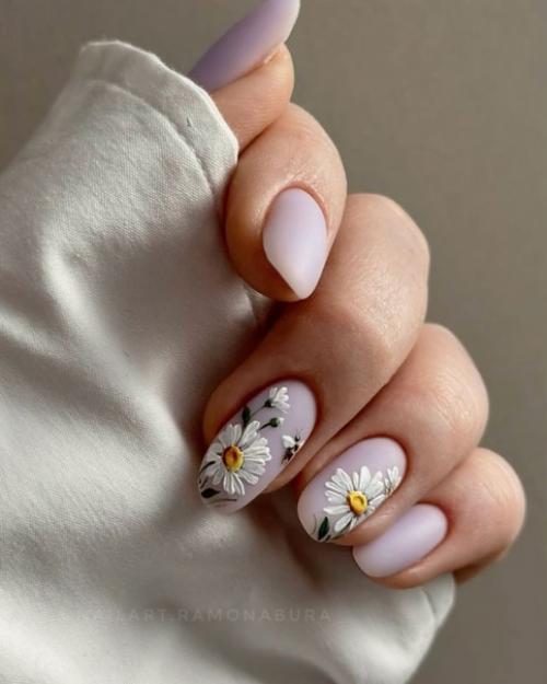 Маникюр с цветами: 10 элегантных идей сезона 2024. 03