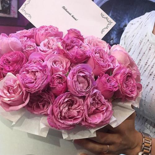 Дорогие выпускницы?  Мастера салона красоты Expert готовы сделать ваш образ незабываемым? 03