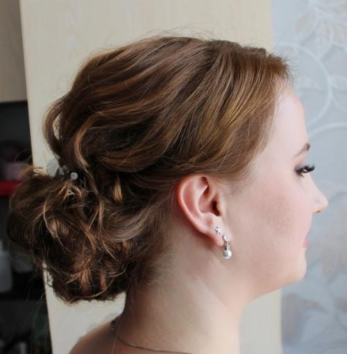 Хочу сказать огромное спасибо за терпение и красивую свадебную причёску. 01