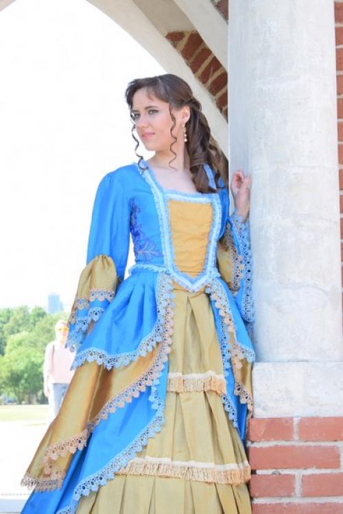 Знатная получилась фотосессия и царская мы с моей сногсшибательной моделью Екатериной создали роскошный образ придворной дамы. 09