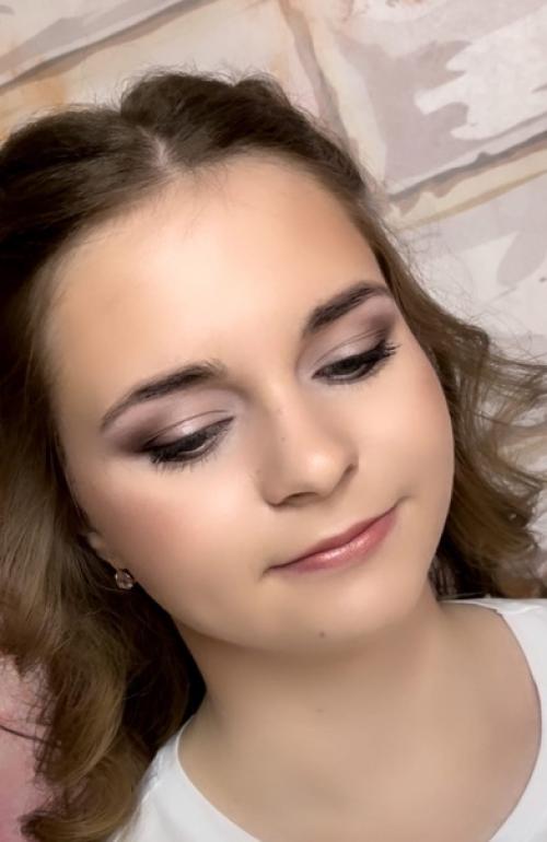 Макияж и причёска для милой выпускницы Анны. 01